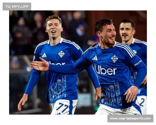 意大利杯科莫战平雷纳特切里任意球破门