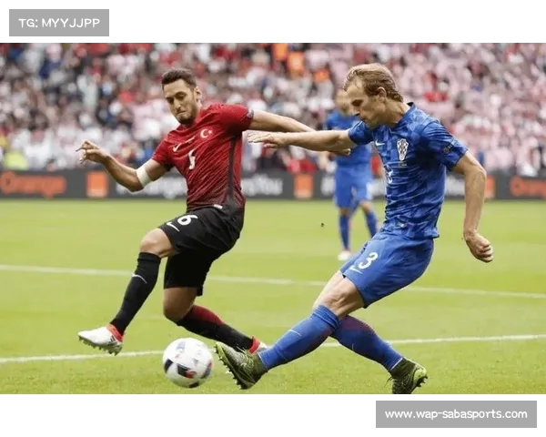 世界杯预选赛：捷克主场惜败土耳其，恰尔汗奥卢绝杀